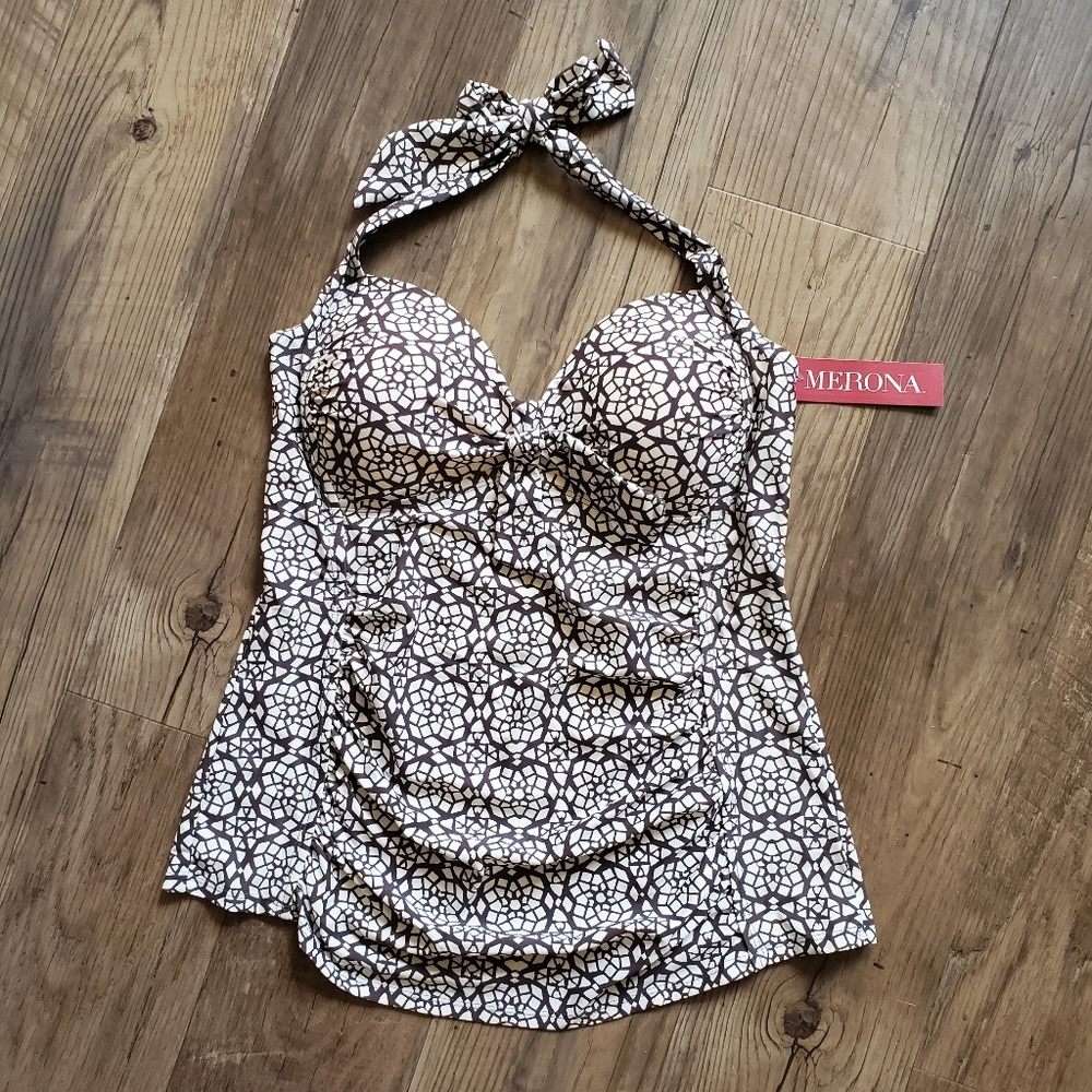 Grey and White Geometric swimsuit top, Size: M